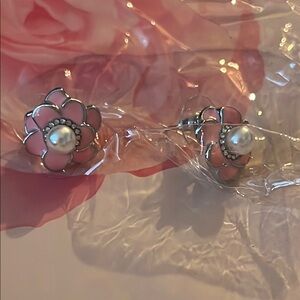 NWT: Pink and White Tea Rose Modern Earrings with Iridescent Accents